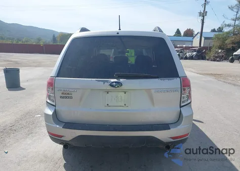 2009 Subaru Forester 2.5X Limited z USA, uszkodzony, nr VIN JF2SH64629H738840